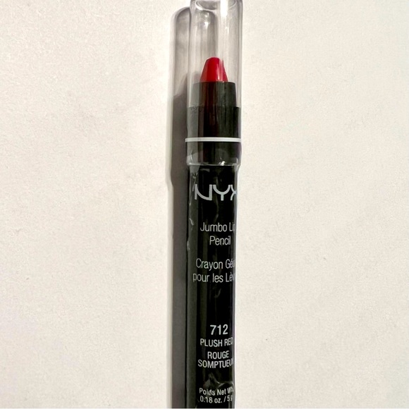 ⭐️ New NYX Jumbo Lip Pencil in Plush Red, sealed unopened - Picture 2 of 2